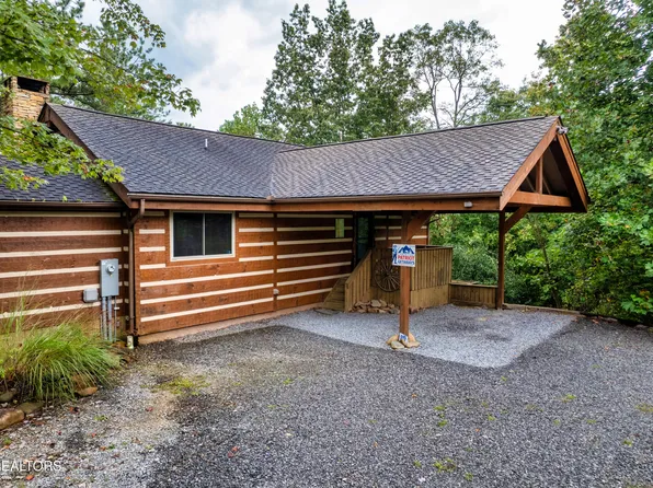 317 Matterhorn Dr, Gatlinburg, TN 37738
