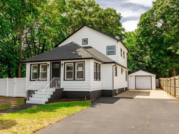 66 Penataquit Avenue, Bay Shore, NY 11706