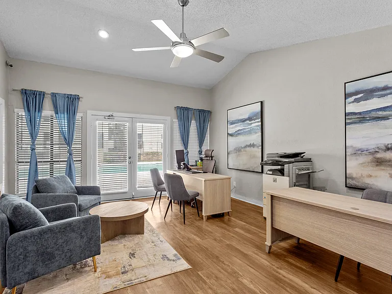 Harwell Apartments — Photo 12