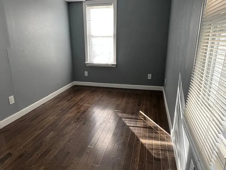 757 Thomas St #1 — Photo 10