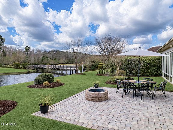 4th image of 1092 Leesburg Drive