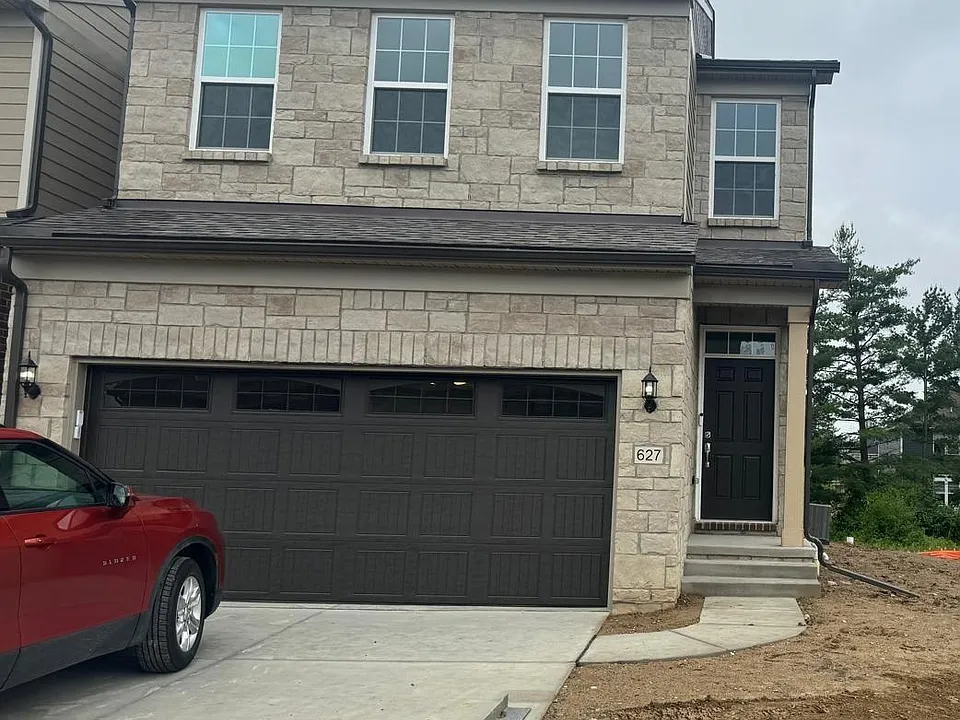 627 Addison Cir