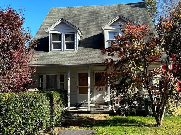 35 Lower Beechwood Ave, Pottsville, PA 17901