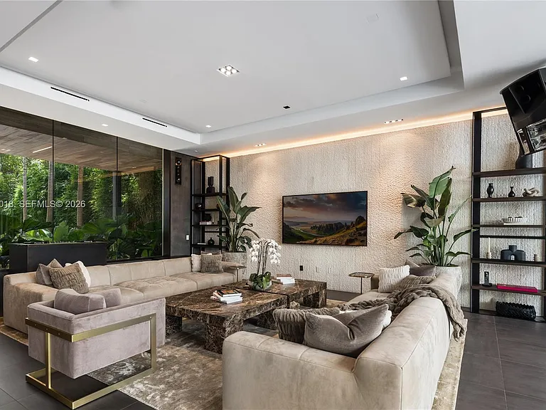 508 W Dilido Dr — Photo 16