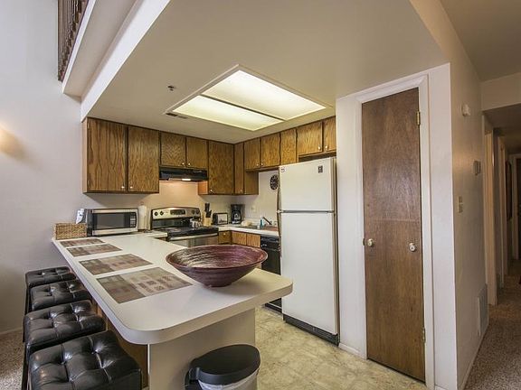 5th image of 1487 Woodside Ave #B304