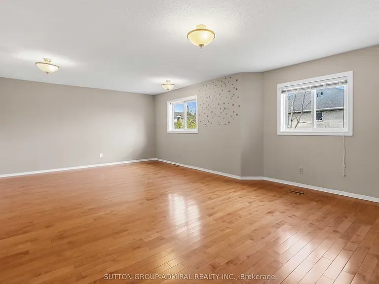 21 Kersey Cres — Photo 16