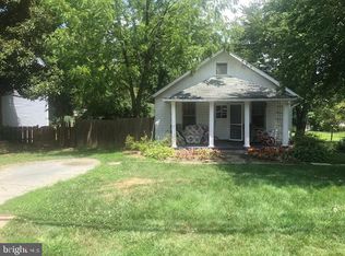 2841 Edgelea Rd, Vienna, VA 22181