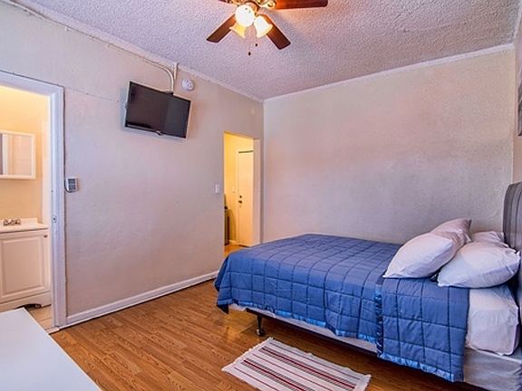 3rd image of 2105-2107 E Cesar E Chavez Ave #3