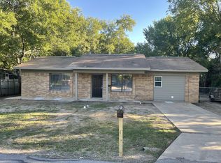 604 E 10th St, Bonham, TX 75418