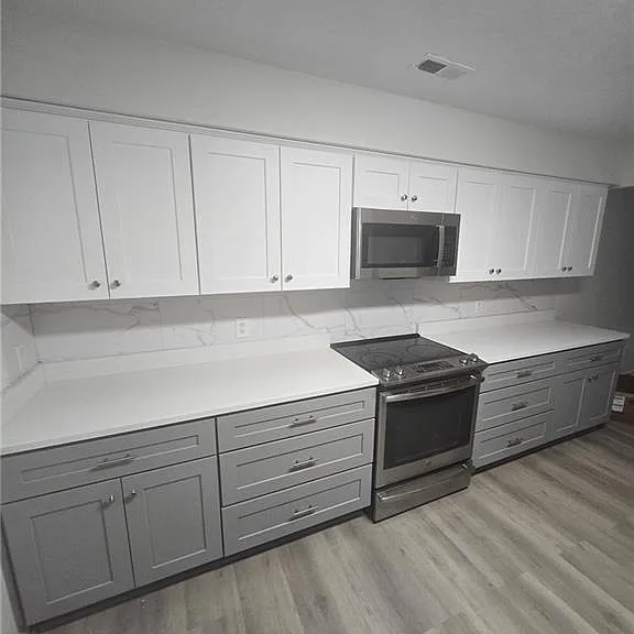 701 Basnight Ct — Photo 2