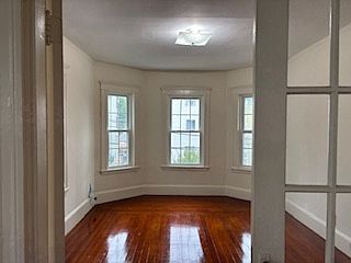 4th image of 17 Mayberry Ave