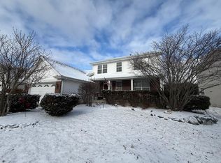 423 Willow Rd, Lakemoor, IL 60051