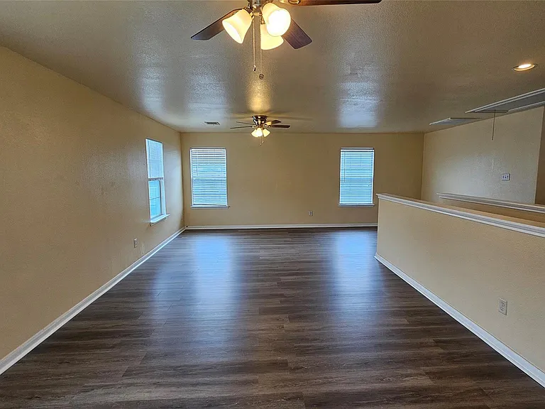 22135 Greengate Dr — Photo 25