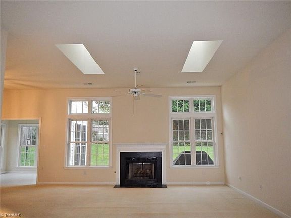 3rd image of 6 Montford Ct