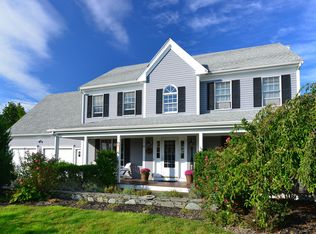 70 Windstone Dr, Portsmouth, RI 02871