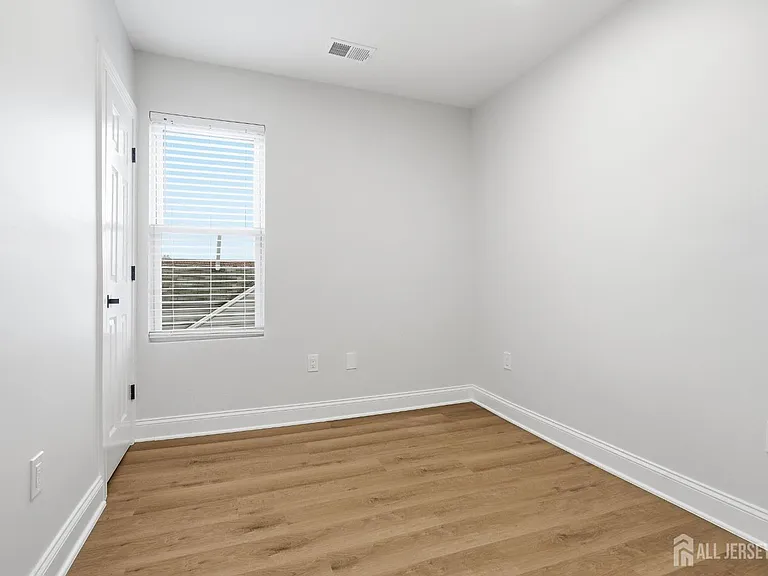 115 Remsen Ave — Photo 31