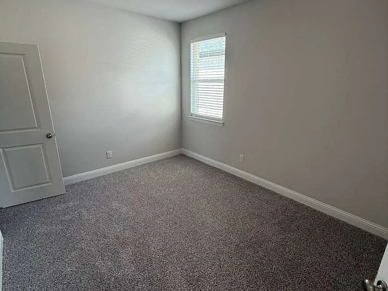 517 Lana Dr — Photo 12