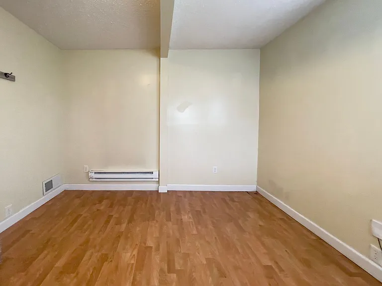 1512 N Woodridge Ave — Photo 21