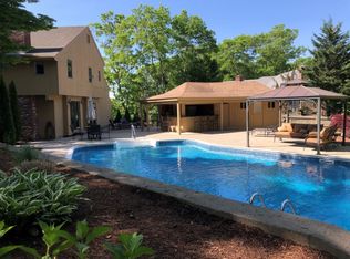 15 Sleepy Hollow Dr, Plymouth, MA 02360