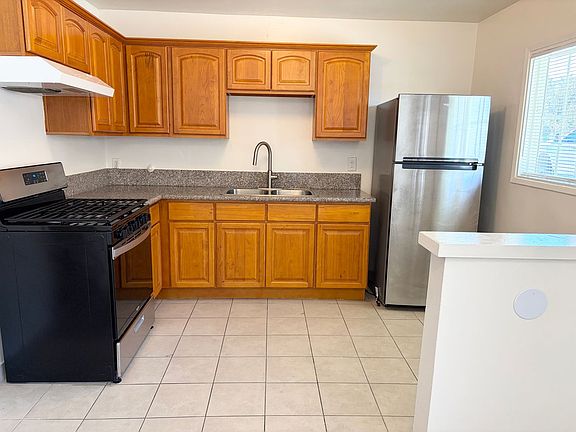 4th image of 15501 Loukelton St #15509