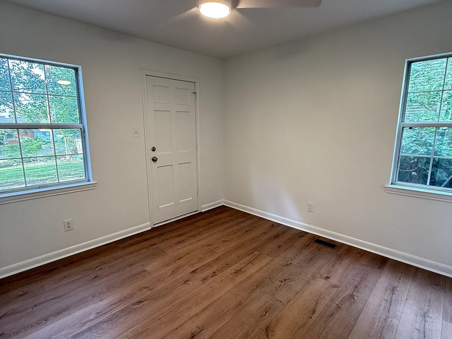 2 bed, 1032 sqft, $2,000 — Photo 3