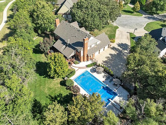 4th image of 2823 N Wilderness Ct