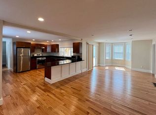 82 Congress St, Amesbury, MA 01913