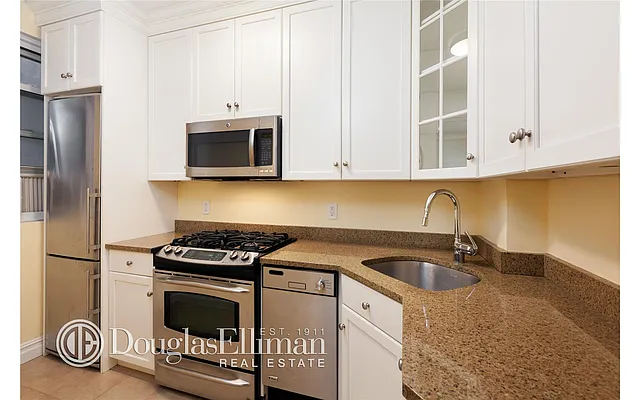 Sold by Douglas Elliman | media 7