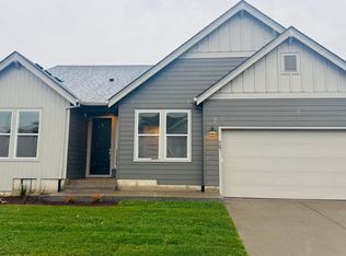 667 Magnolia Ave, Woodburn, OR