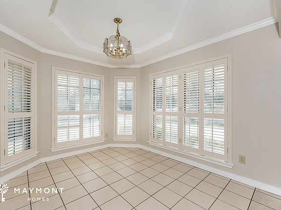 5th image of 731 Katherine Ct