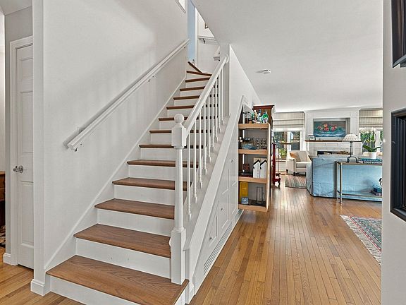 3rd image of 203 Straw Hill Road