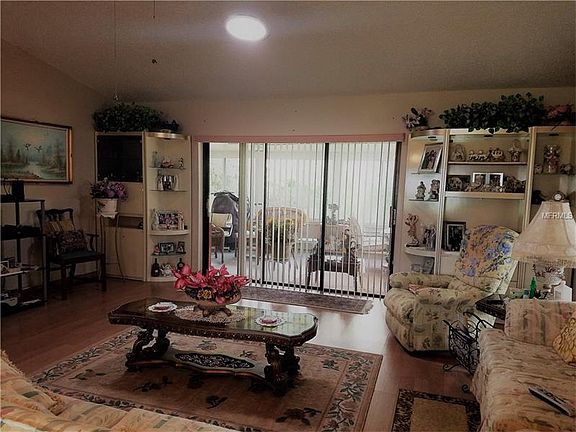 3rd image of 9106 Regents Park Dr