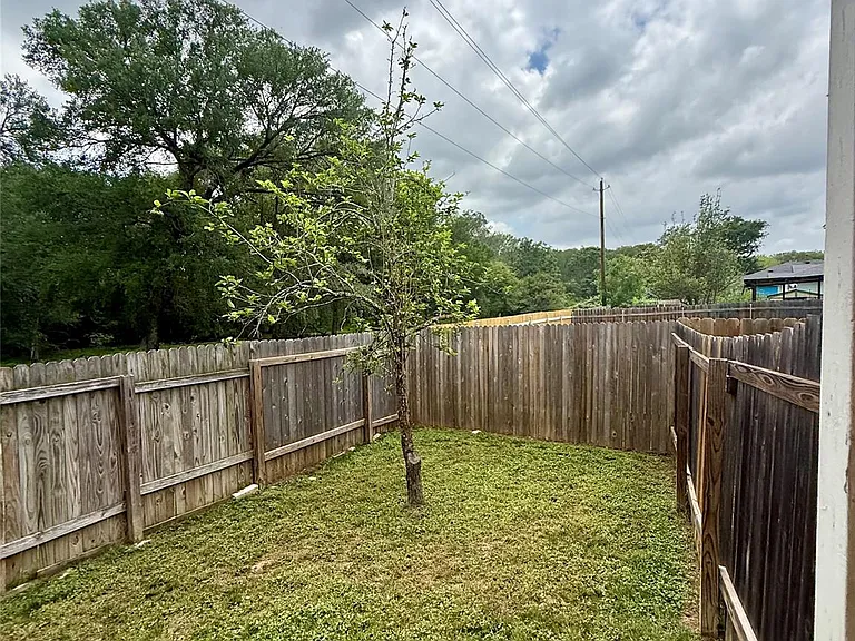 3504 Banda Ln — Photo 23