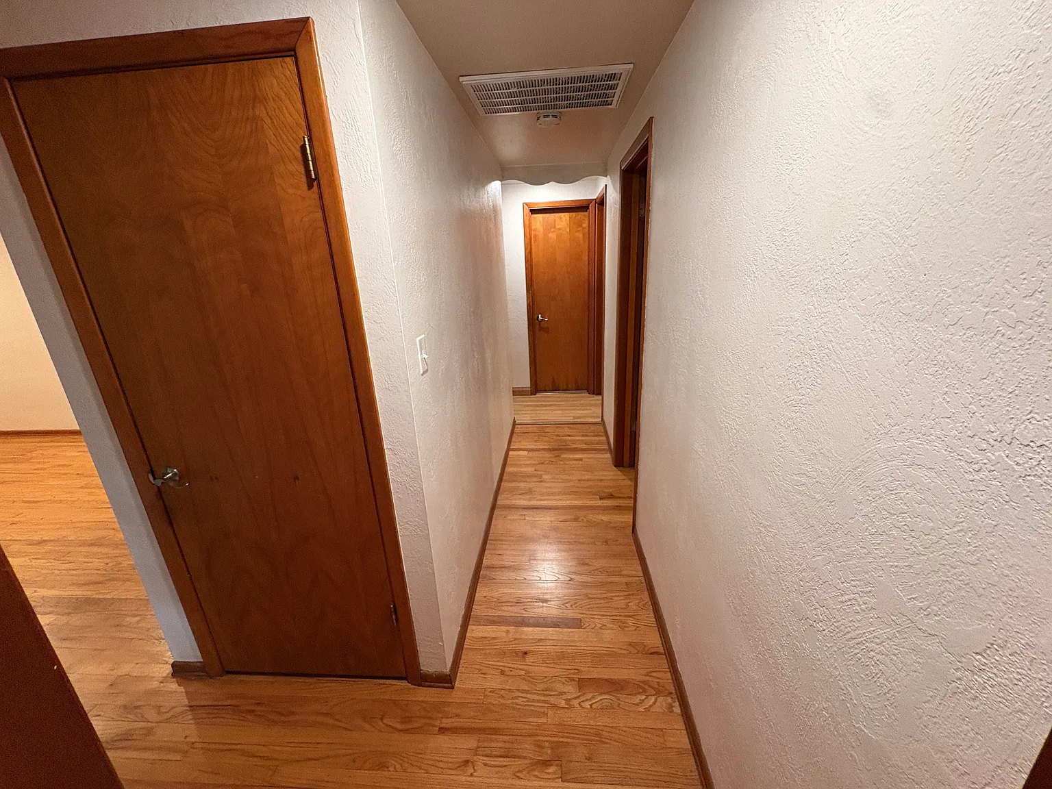 3 bed, 1.5 bath, 1062 sqft, $2,200 — Photo 4