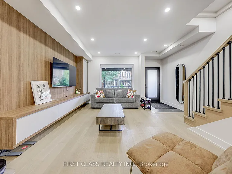 431 Roxton Rd — Photo 4