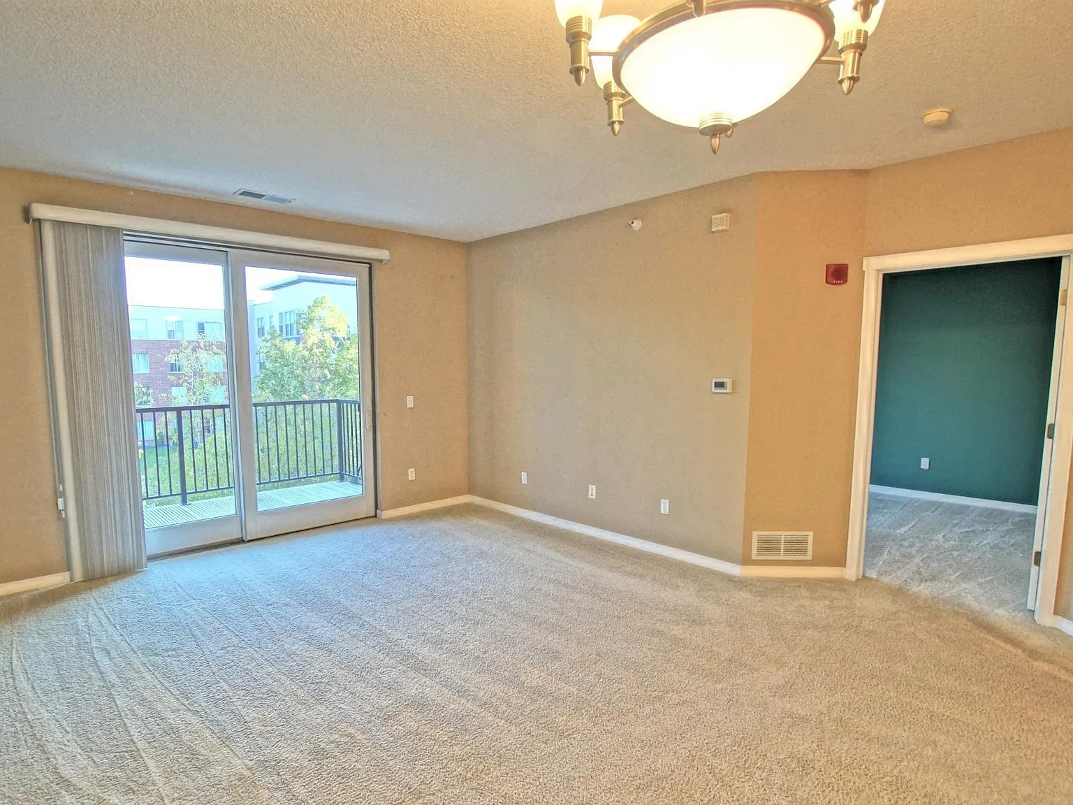 1070 Grandview Court NE - 301 — Photo 4