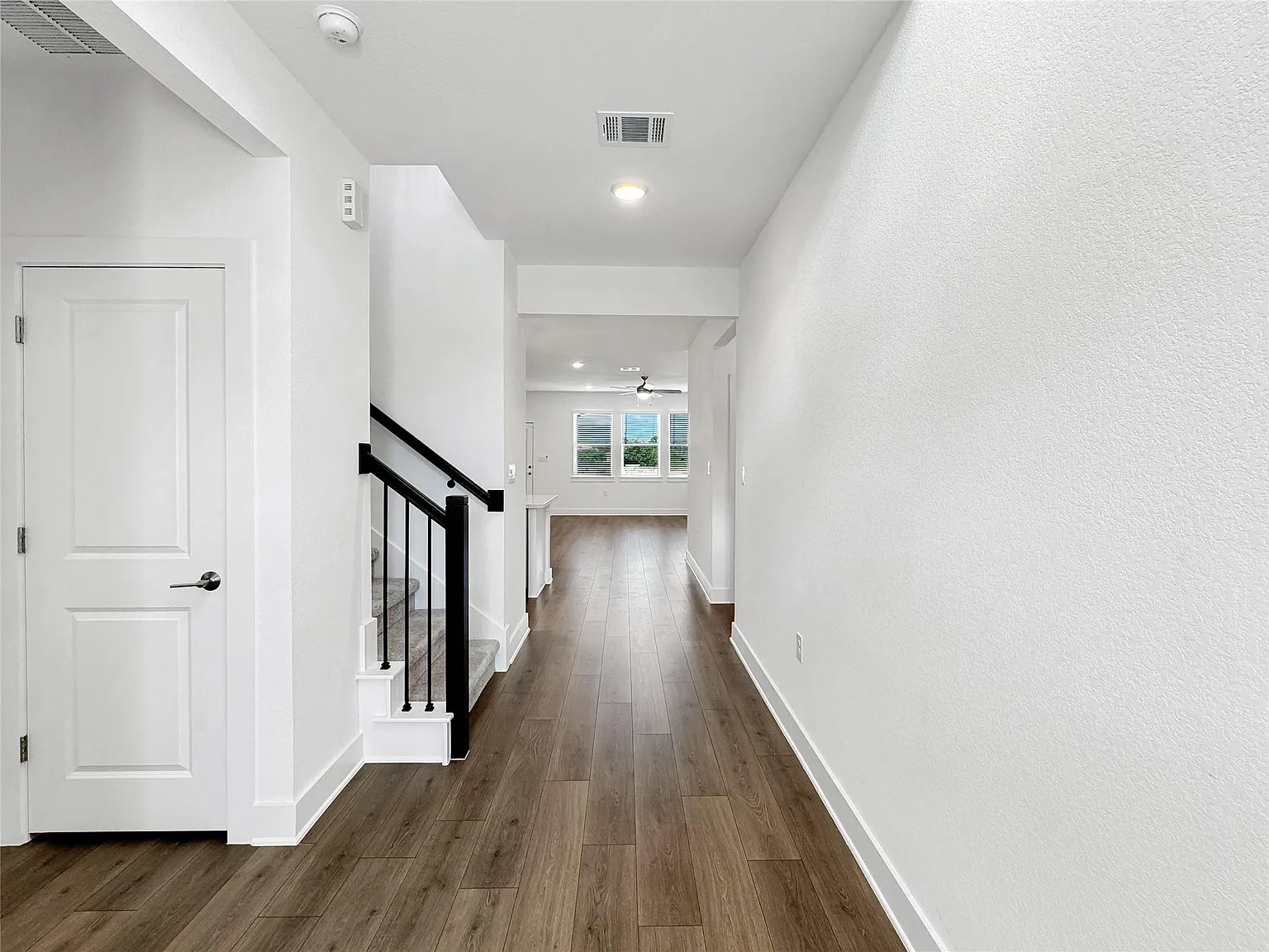 5 bed, 3.0 bath, 3228 sqft, $3,100 — Photo 4