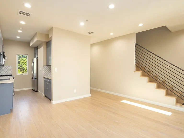 11437 Hatteras St — Photo 10