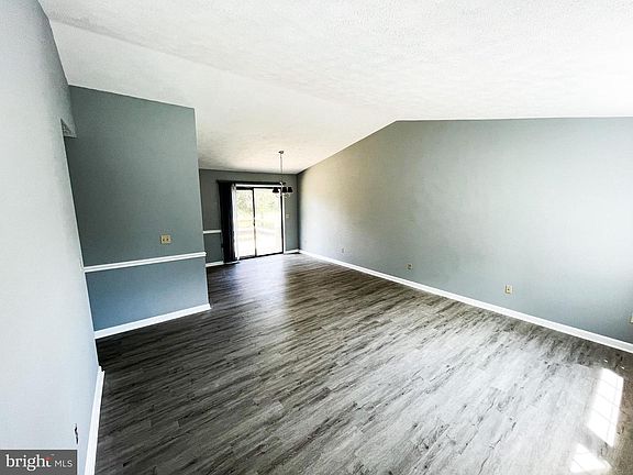 3rd image of 6562 Belfrys Ct E