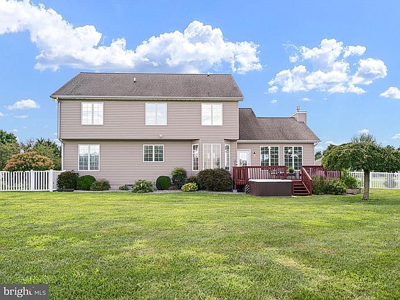 3rd image of 114 Avalon Ln