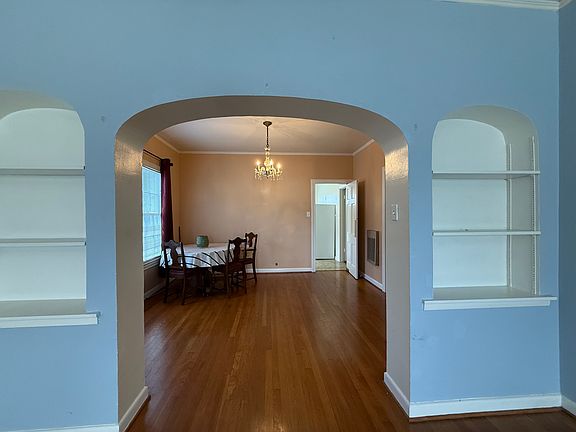 4th image of 253 E Lullwood Ave