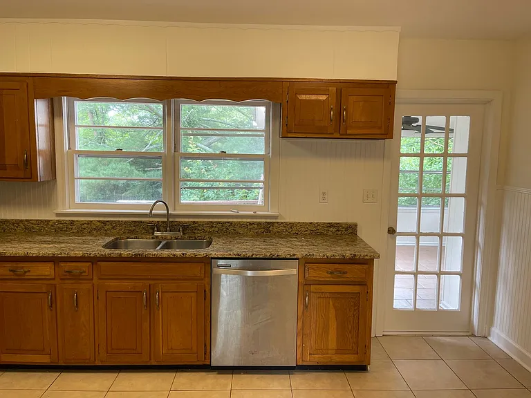 760 Mauldeth Rd — Photo 4