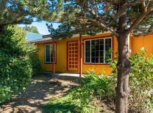 239 NW 21st St, Newport, OR 97365