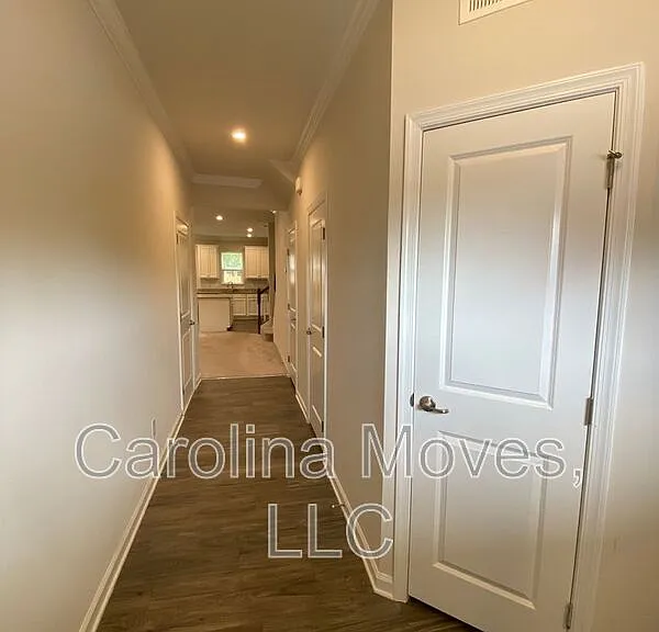 8 Willomere Way — Photo 5