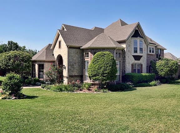 2nd image of 1213 Lorraine Ct