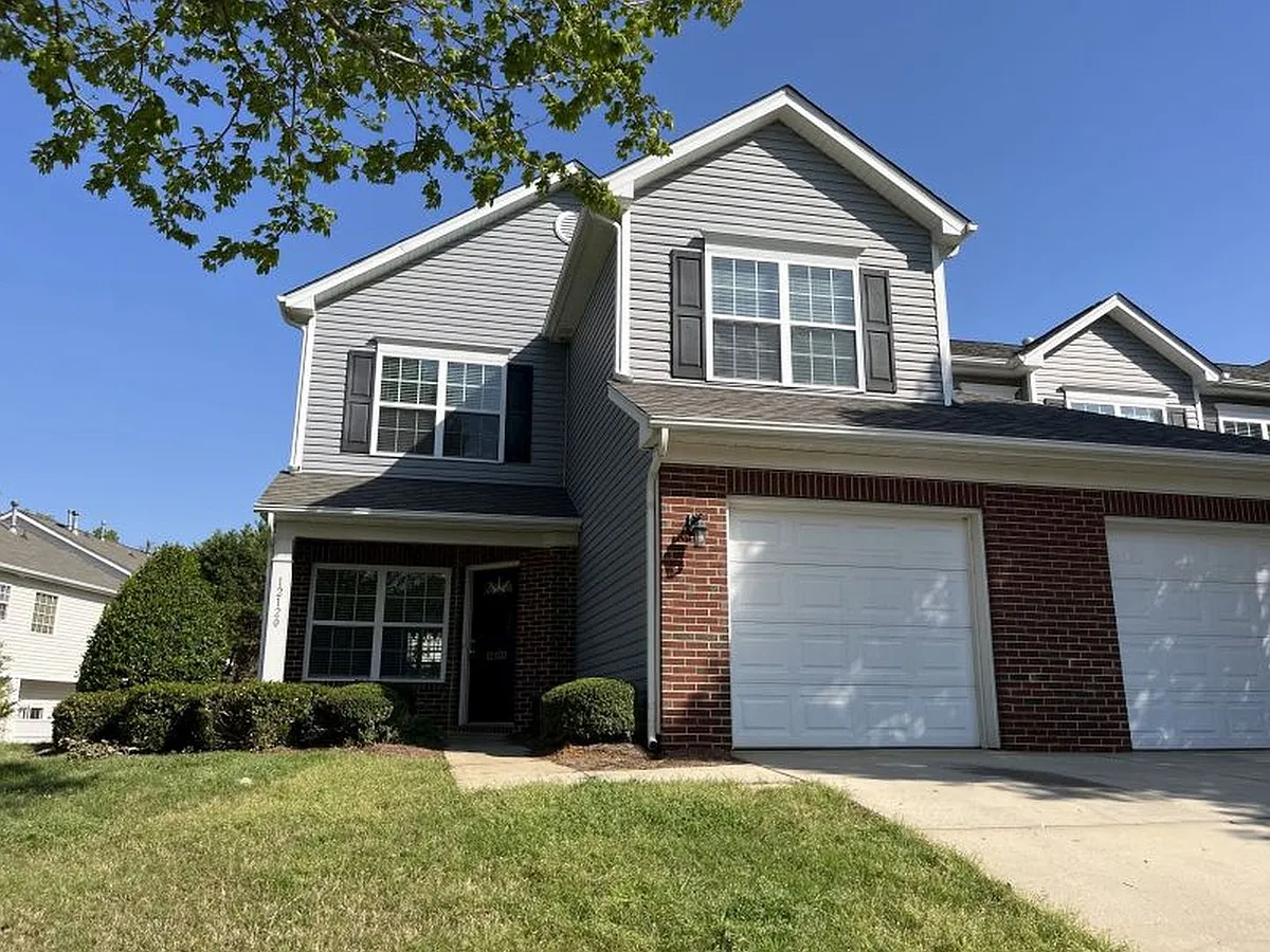 Building Photo - 12120 Stratfield Place Cir