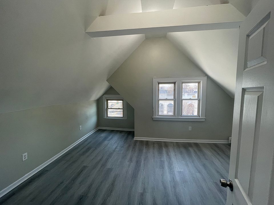 2nd image of 70 Lyons Ave #3E