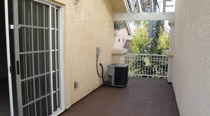 Upstairs Proch-Balcony