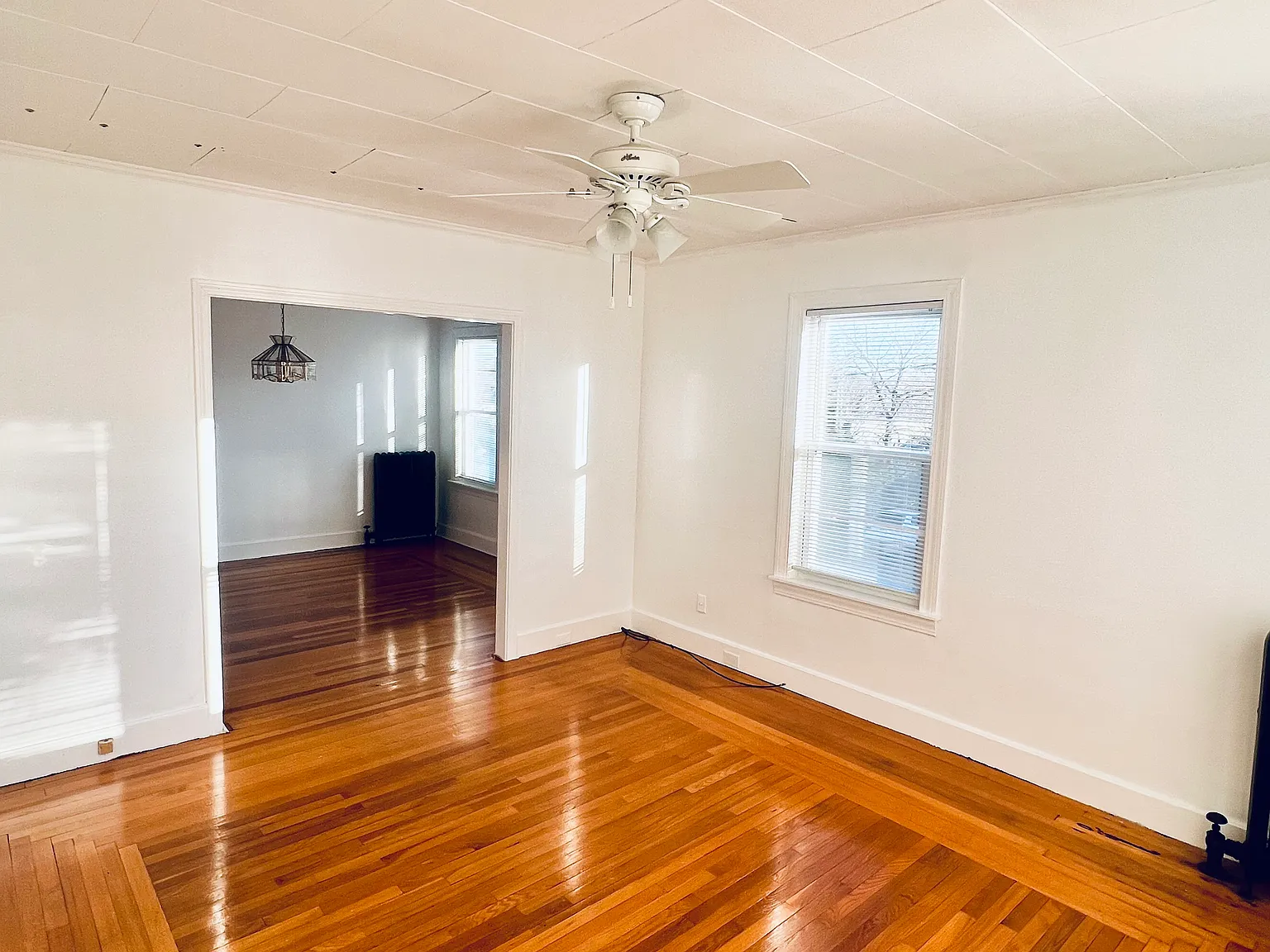3 bed, 2823 sqft, $2,950 — Photo 4