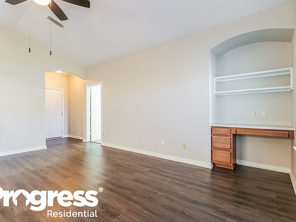 3rd image of 1813 Alanbrooke Dr